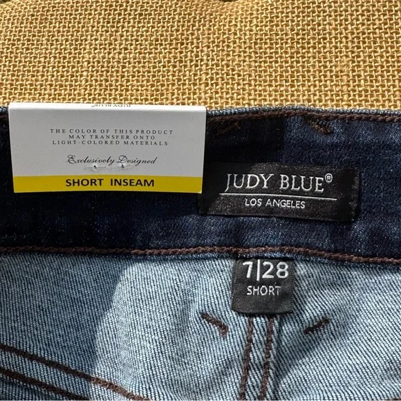 Judy Blue High Rise Wide-Leg Dark Blue Denim Jeans Size 7/28 - Picture 3 of 11